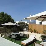 Apartamento Minimal Cream Pool-front In *