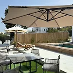 Apartamento Minimal Cream Pool-front In