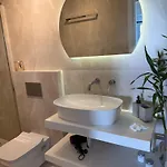 Apartamento Minimal Cream Pool-front In *