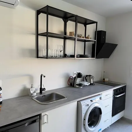 Minimal Cream Pool-front In Apartment Parikia (Paros)