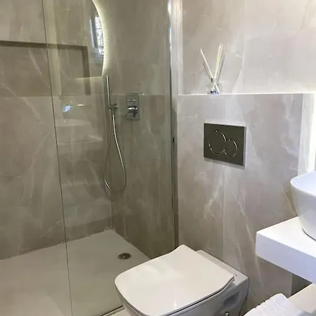 Apartment Minimal Cream Pool-front In Parikia (Paros)