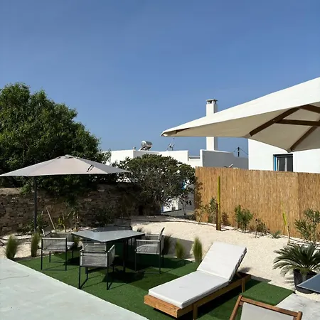Apartment Minimal Cream Pool-front In *