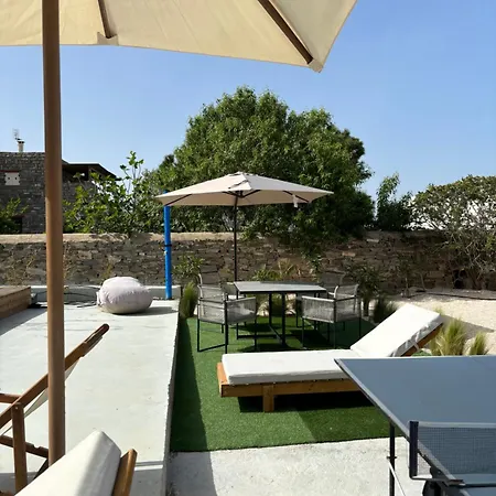 Minimal Cream Pool-front In Parikia (Paros)