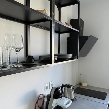 Minimal Cream Pool-front In アパート