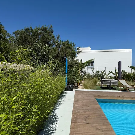 Apartment Minimal Cream Pool-front In