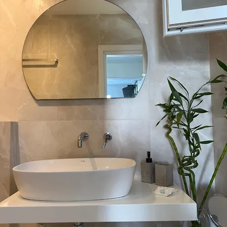 아파트 Minimal Cream Pool-front In Páros